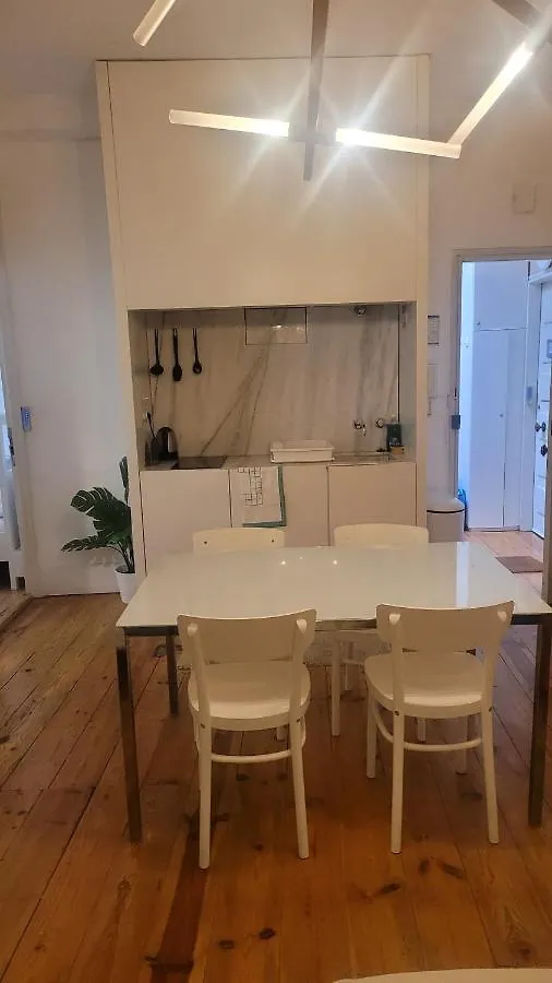 Gæstehus Tiny Suite With Private Bathroom - Bairro Alto Lisboa